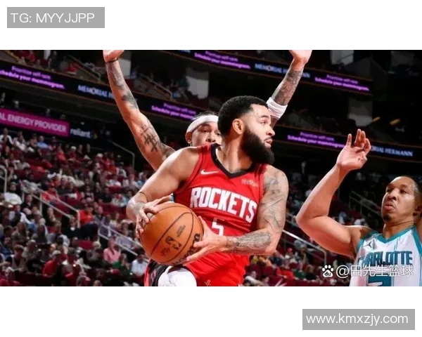 8日火箭队与黄蜂队激战回顾双方表现与关键时刻分析